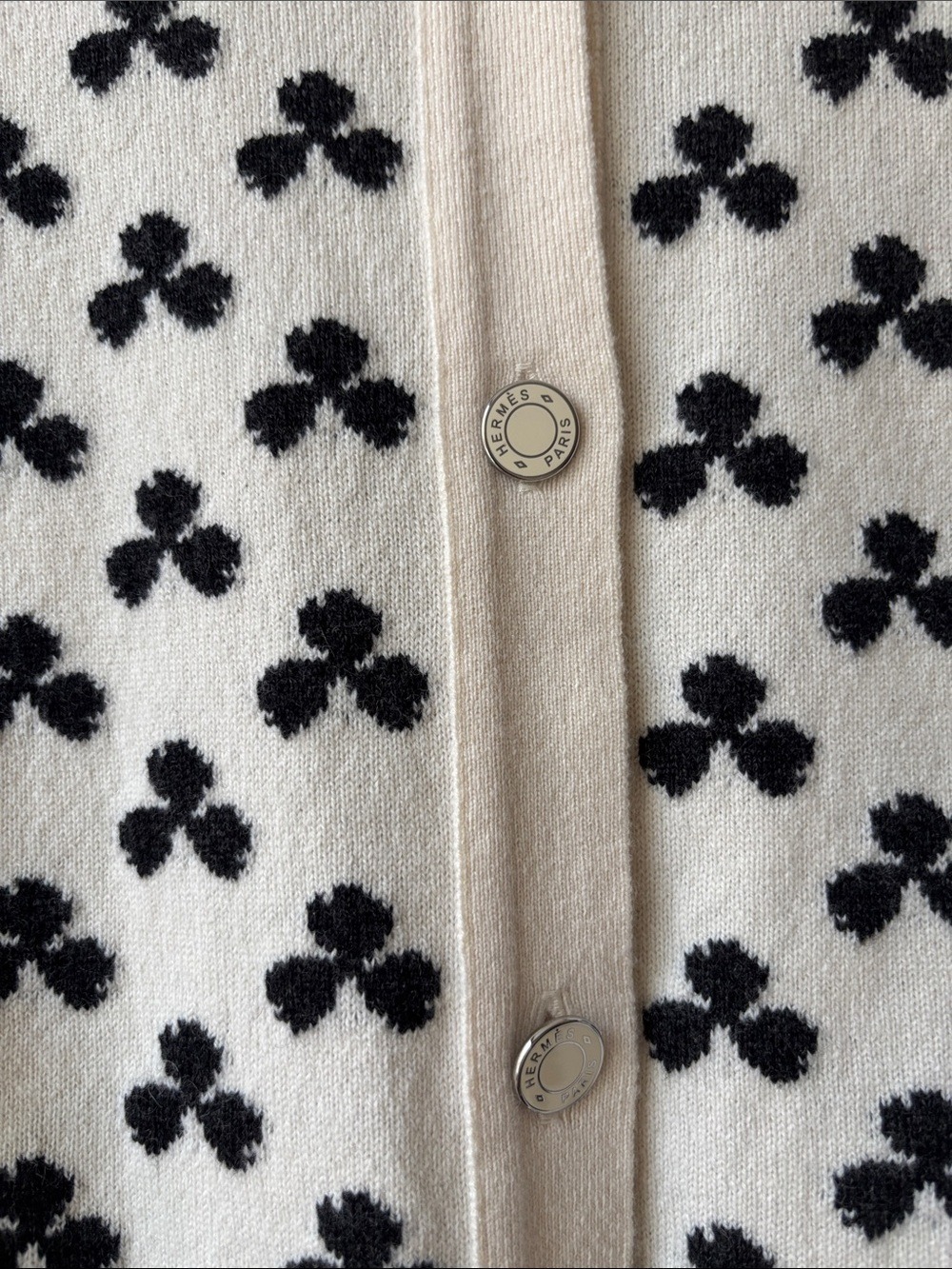 Hermès Clover Motif 100% Cashmere Cardigan Ivory 34 - Picture 6 of 8